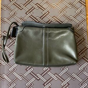 Coach Large Wristlet Wallet Bag Green Purse Excellent condition